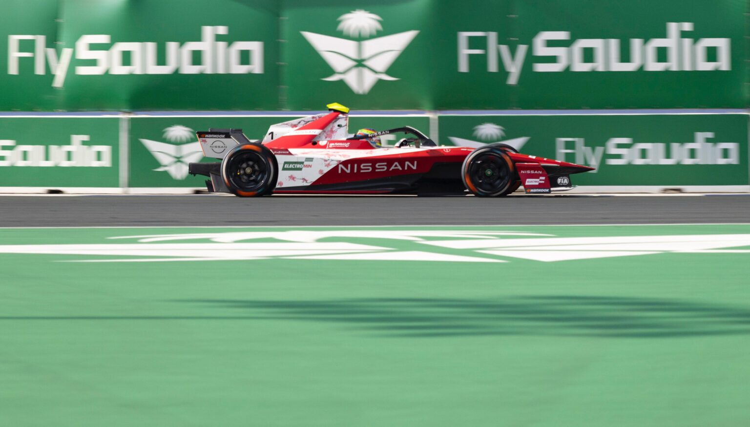 الخطوط السعودية شريك الطيران الرسمي لسباق فورمولا إي بجدة