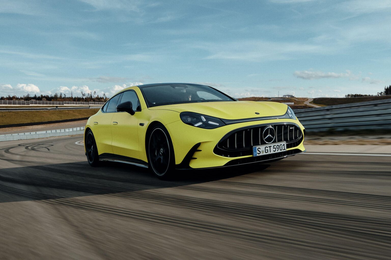مرسيدس-AMG GT رباعية الأبواب كوبيه الجديدة.. كهربائية خارقة بقوة تصل إلى 1,169 حصان