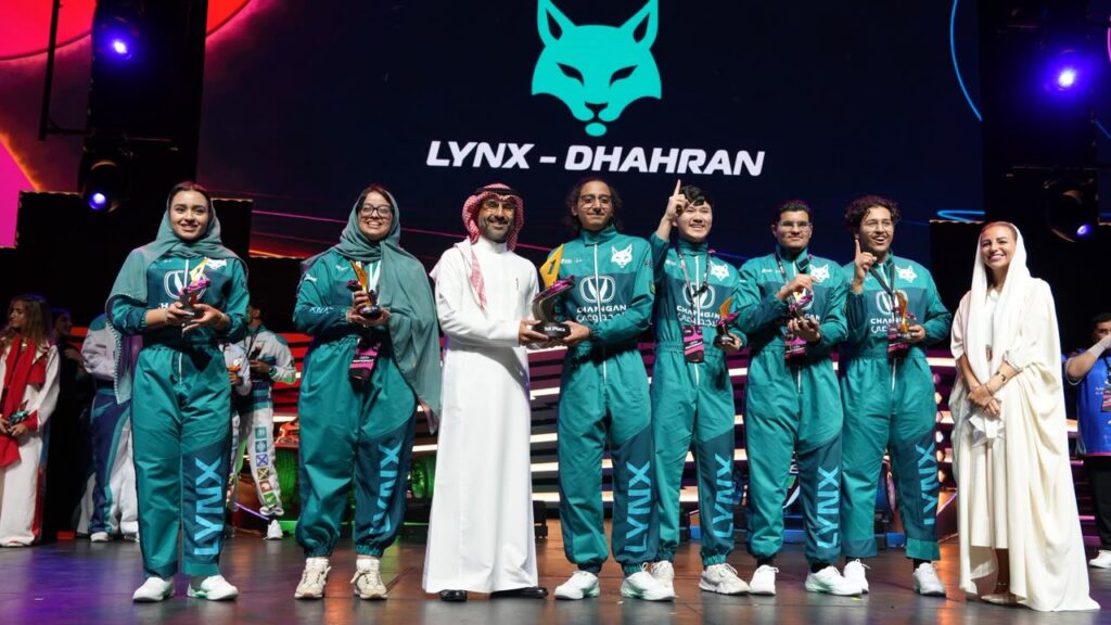 فريق لينكس LYNX يحقق المركز الأول متأهلا لبطولة سباق STEM العالمية
