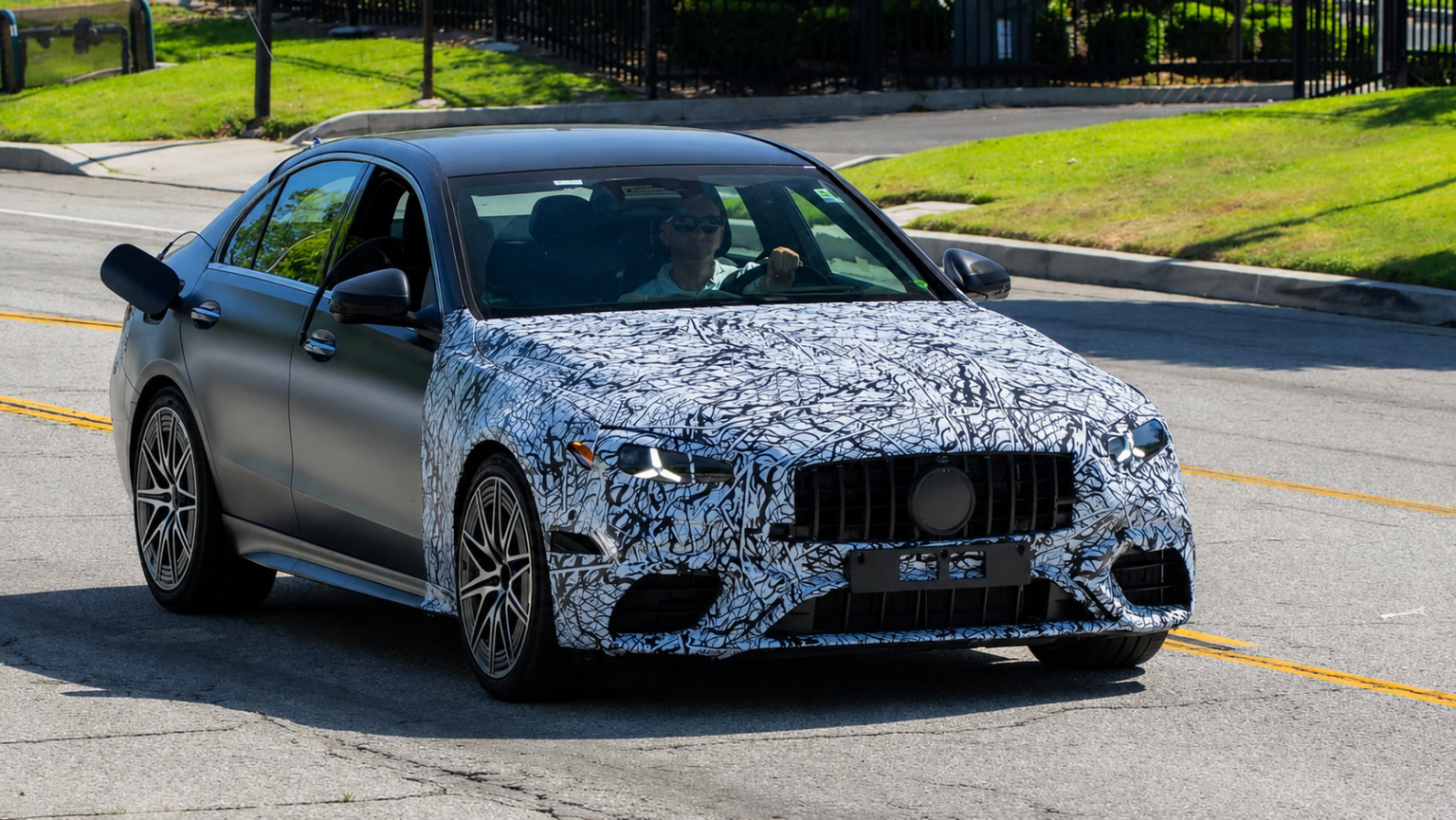 مرسيدس-AMG تعيد محرك الست أسطوانات إلى الفئة C في C53 الجديدة