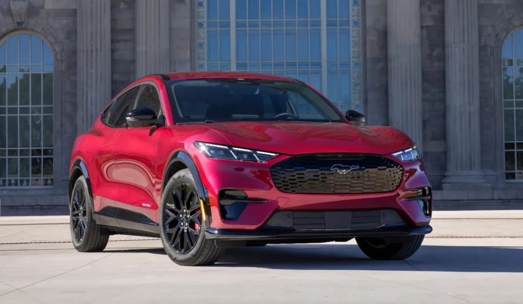 فورد تستدعي أكثر من 86 ألف سيارة Mustang Mach-E بسبب مشكلة في تثبيت الزخارف الخارجية