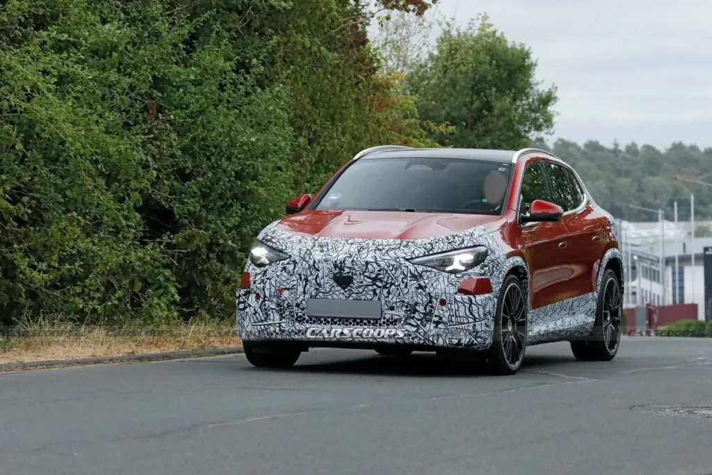 مرسيدس-AMG GLA الكهربائية تقترب بقوة تصل إلى 680 حصان
