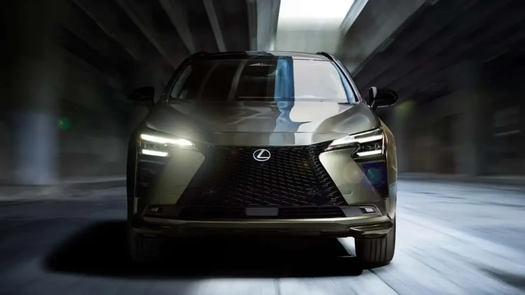 لكزس تكشف عن NX الجديدة بتصميم محدث ومدى كهربائي يتجاوز 100 كم